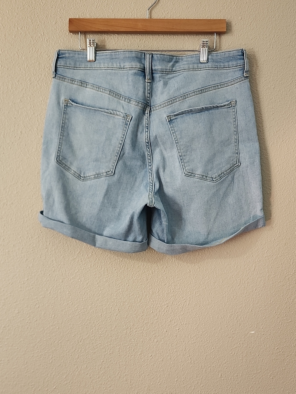 Old Navy Light Blue Rolled-Hem Wow Denim Shorts - Picture 2 of 12